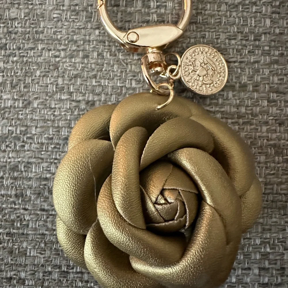 Handmade Wailiki‎ Gold Flower Keychain & Bag Charm NWOT
